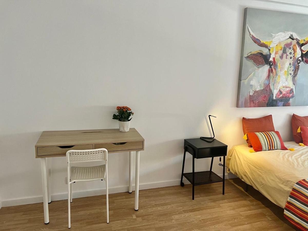 Almada Big Flat Next To Lisbon And Caparica Beach Exterior foto