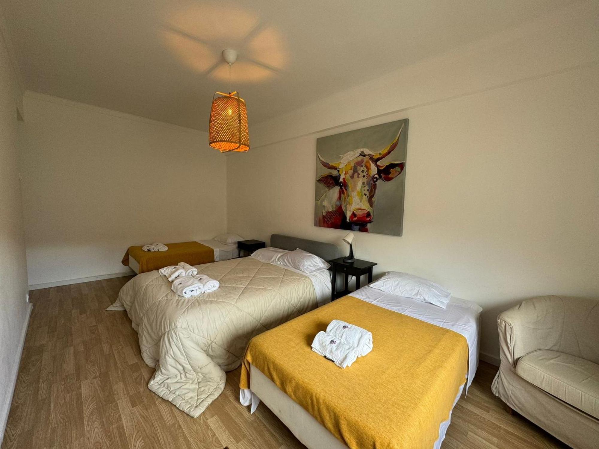 Almada Big Flat Next To Lisbon And Caparica Beach Exterior foto